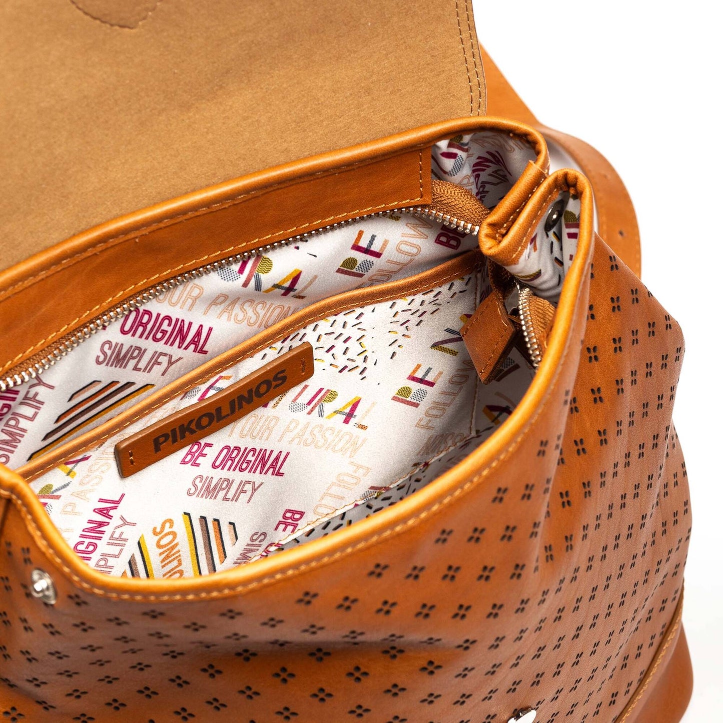 Pikolinos backpack with zipper and magnet closure WHA-787