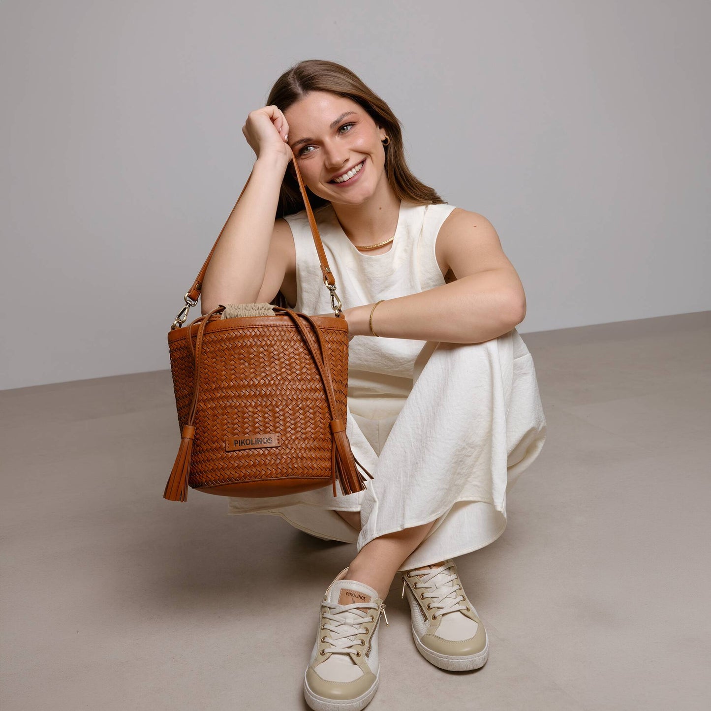Pikolinos bag with drawstring closure and short handle WHA-540