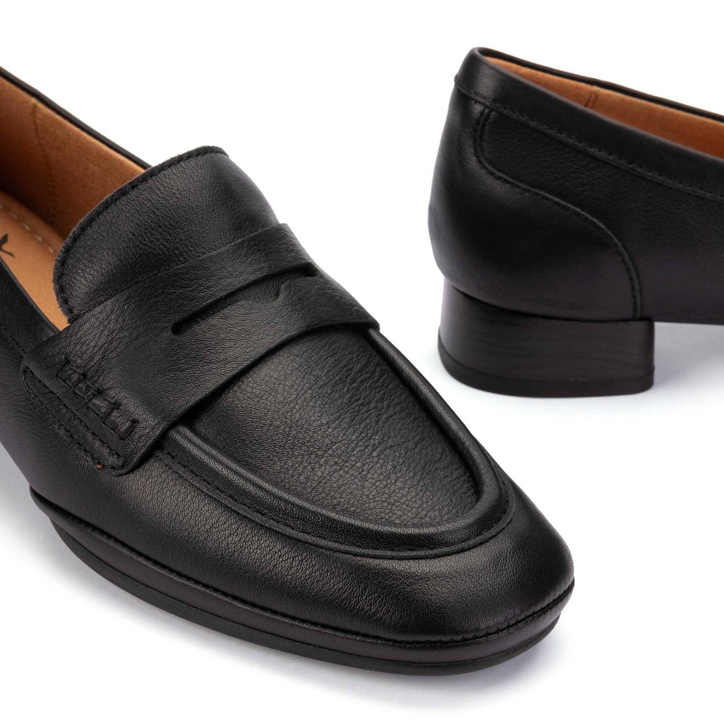 Pikolinos low-heel loaferss with wide fit UBEDA HAW2N-3933CO