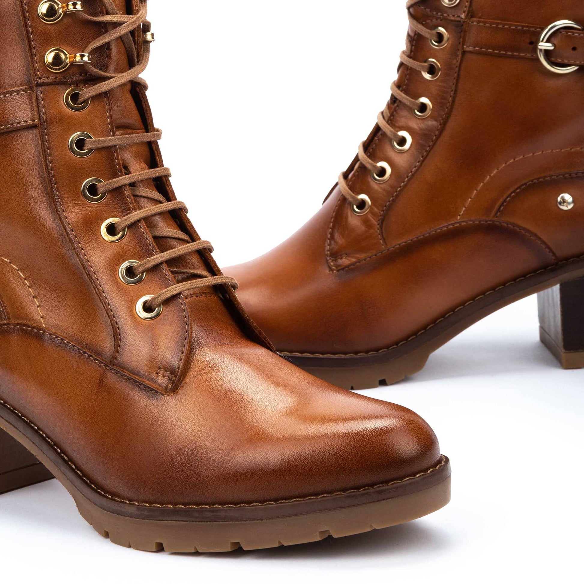 Pikolinos heeled lace-up ankle boots with track sole LLANES W7H-8510