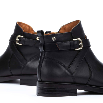 Pikolinos flat ankle boots with buckle PUERTOLLANO W3C-8869