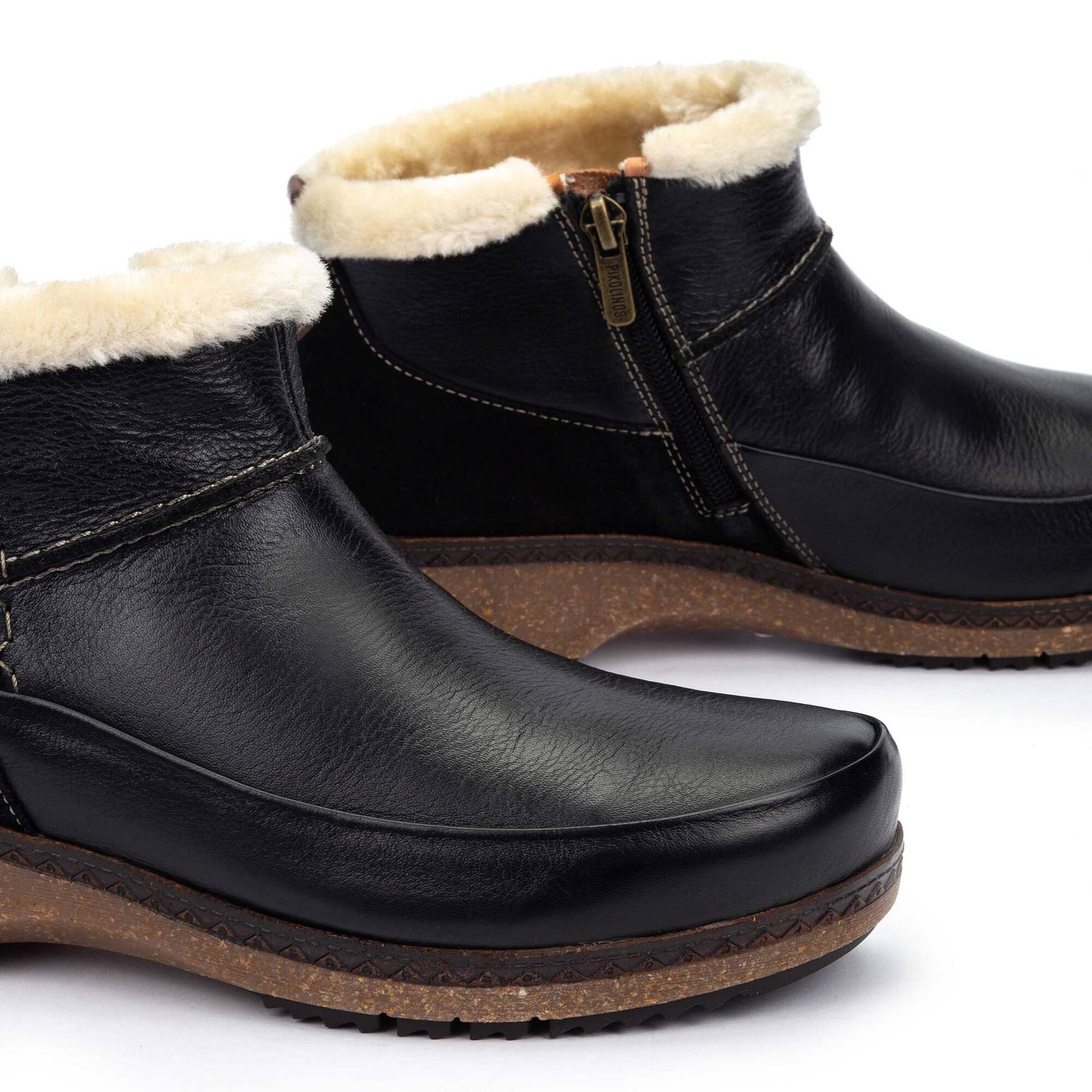 Pikolinos ankle boots with fleece GRANADA W0W-8827C1