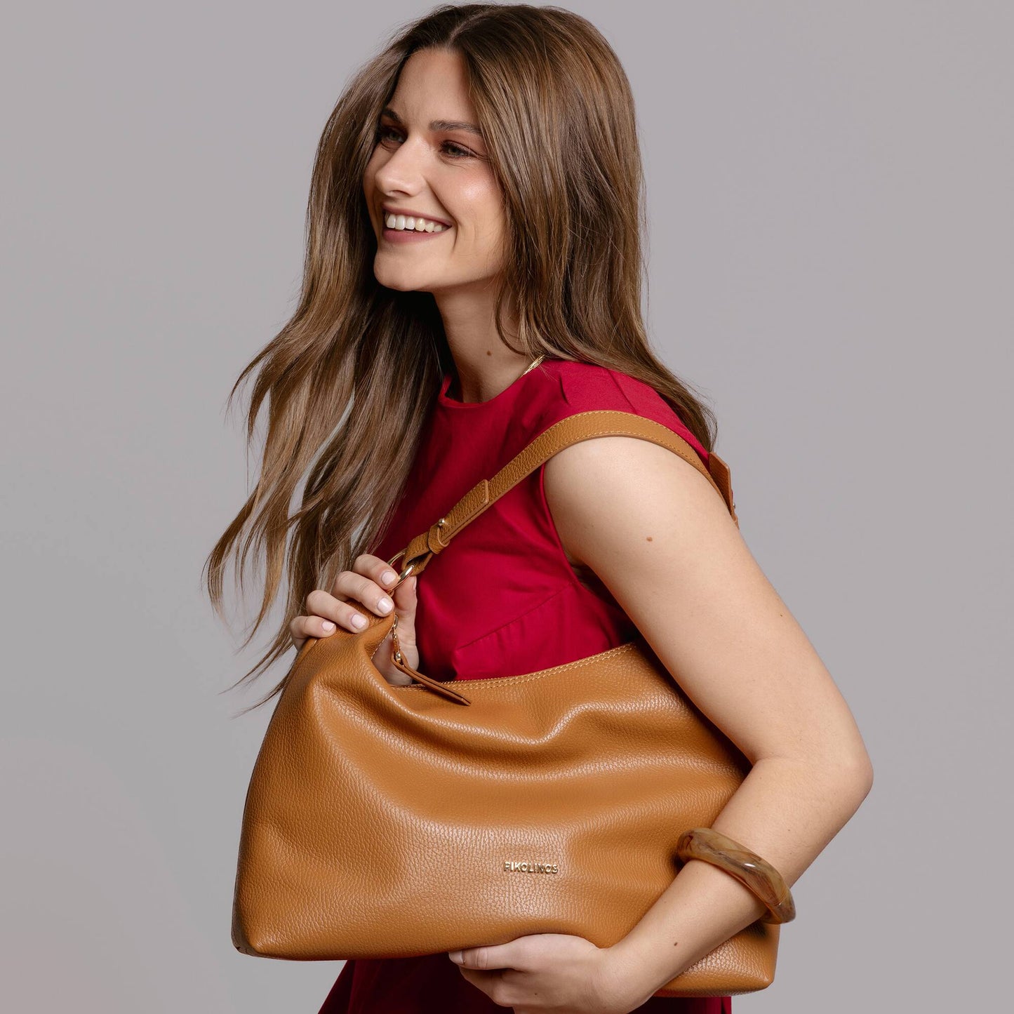 Pikolinos hobo with zip closure WHA-542