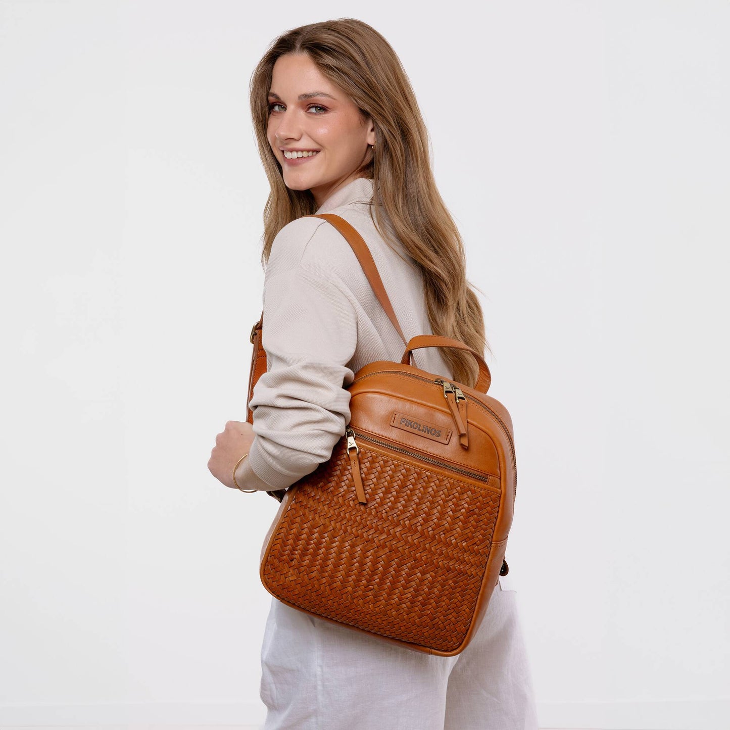 Pikolinos backpack with zipper closure WHA-783