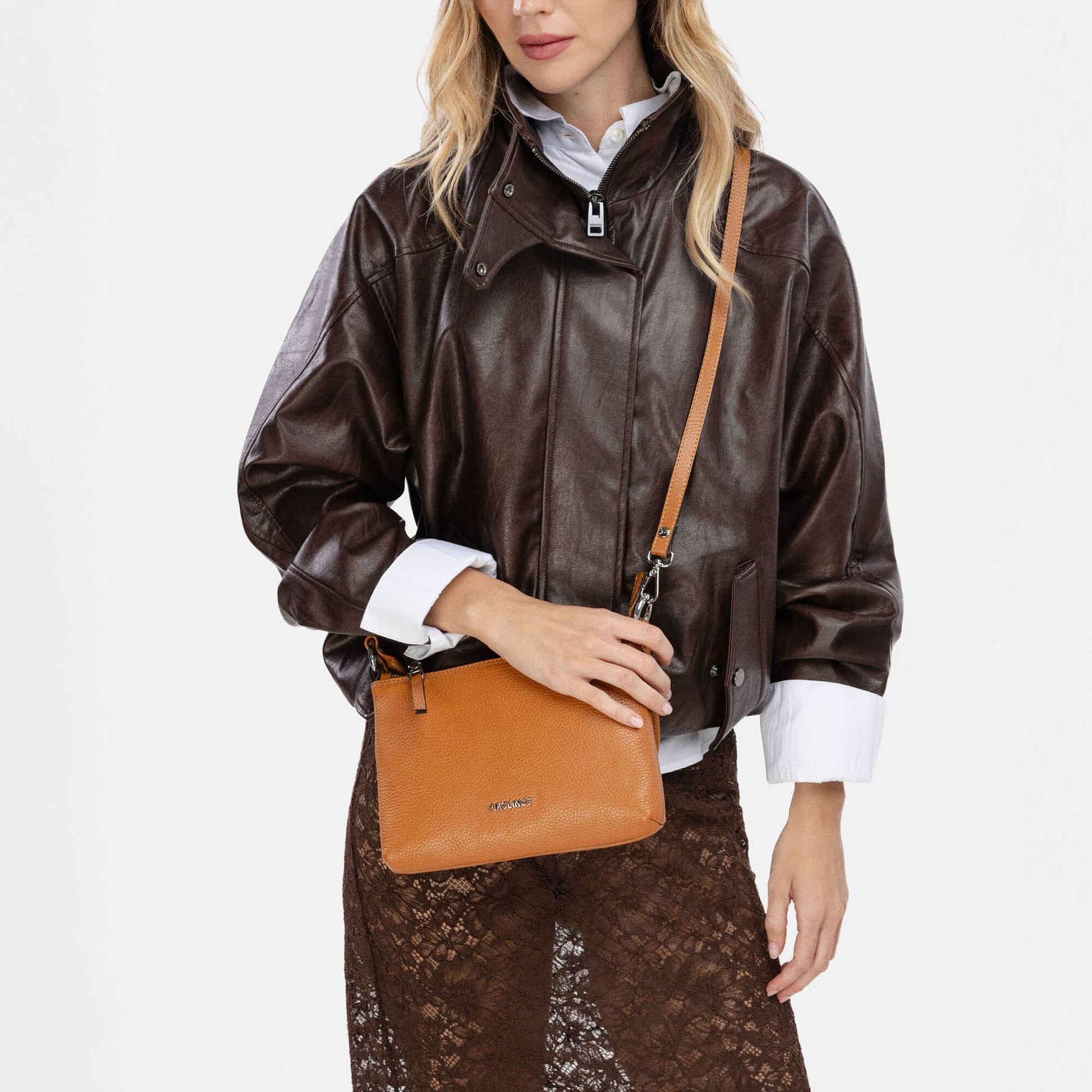 Pikolinos crossbody bag with zipper closure WHA-1133
