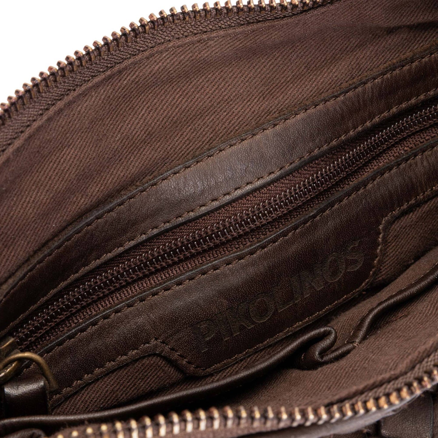 Pikolinos Leather handbag with zip closure for women. WHA-1137