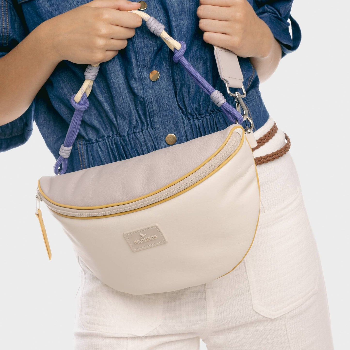 Pikolinos crossbody bag with zipper closure and short handle WHA-1145
