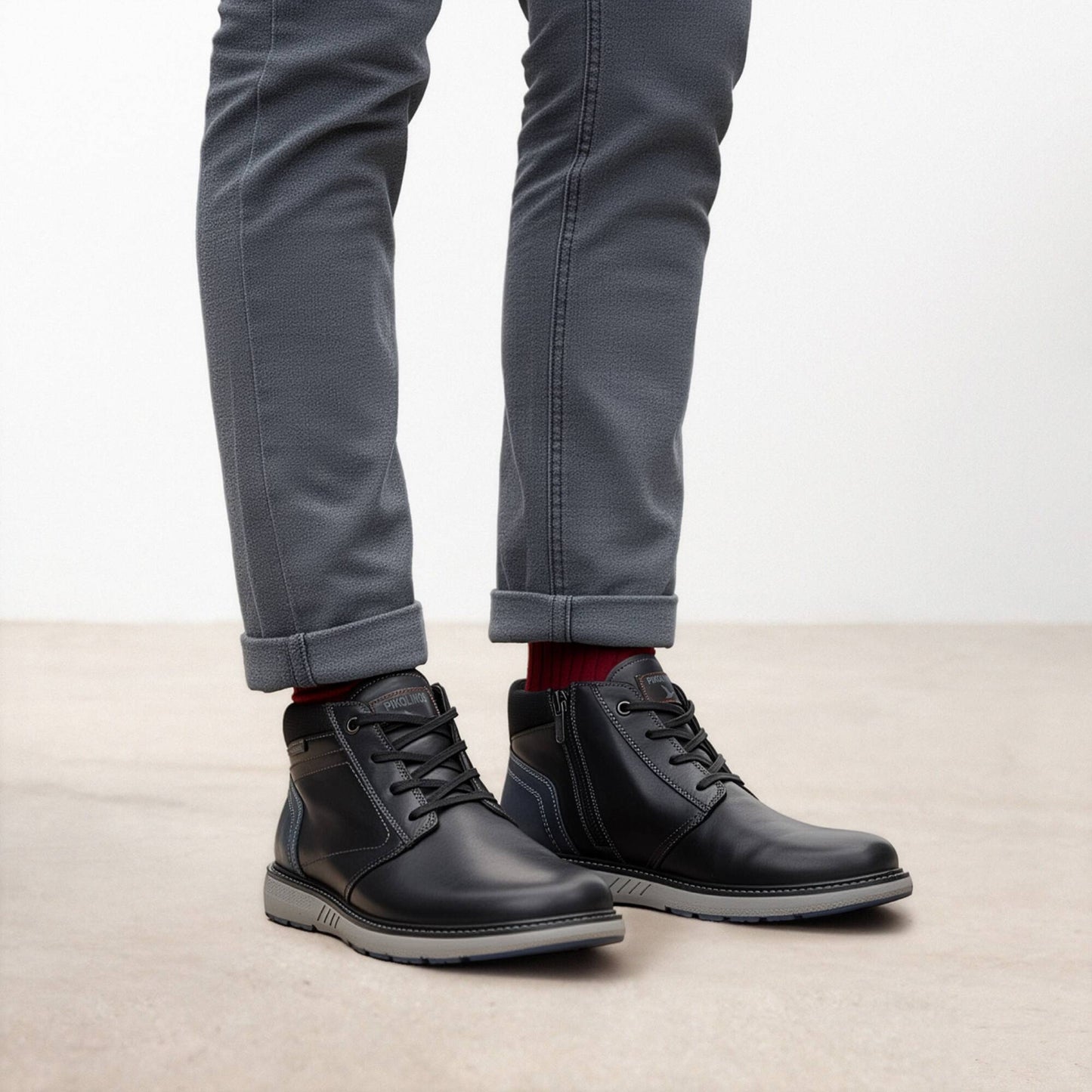Pikolinos ankle boot with an ultra-light sole and lace fastening. BILBAO M8D-8050C1