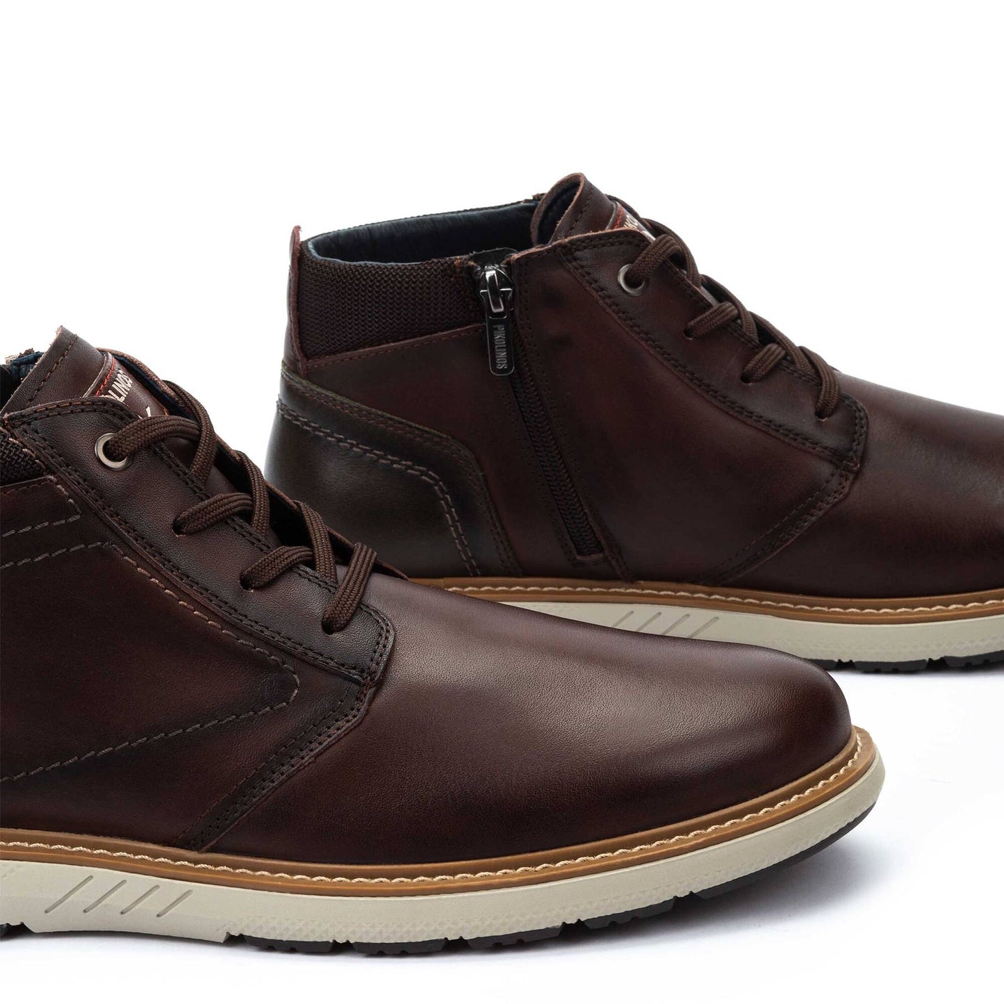 Pikolinos ankle boot with an ultra-light sole and lace fastening. BILBAO M8D-8050C1