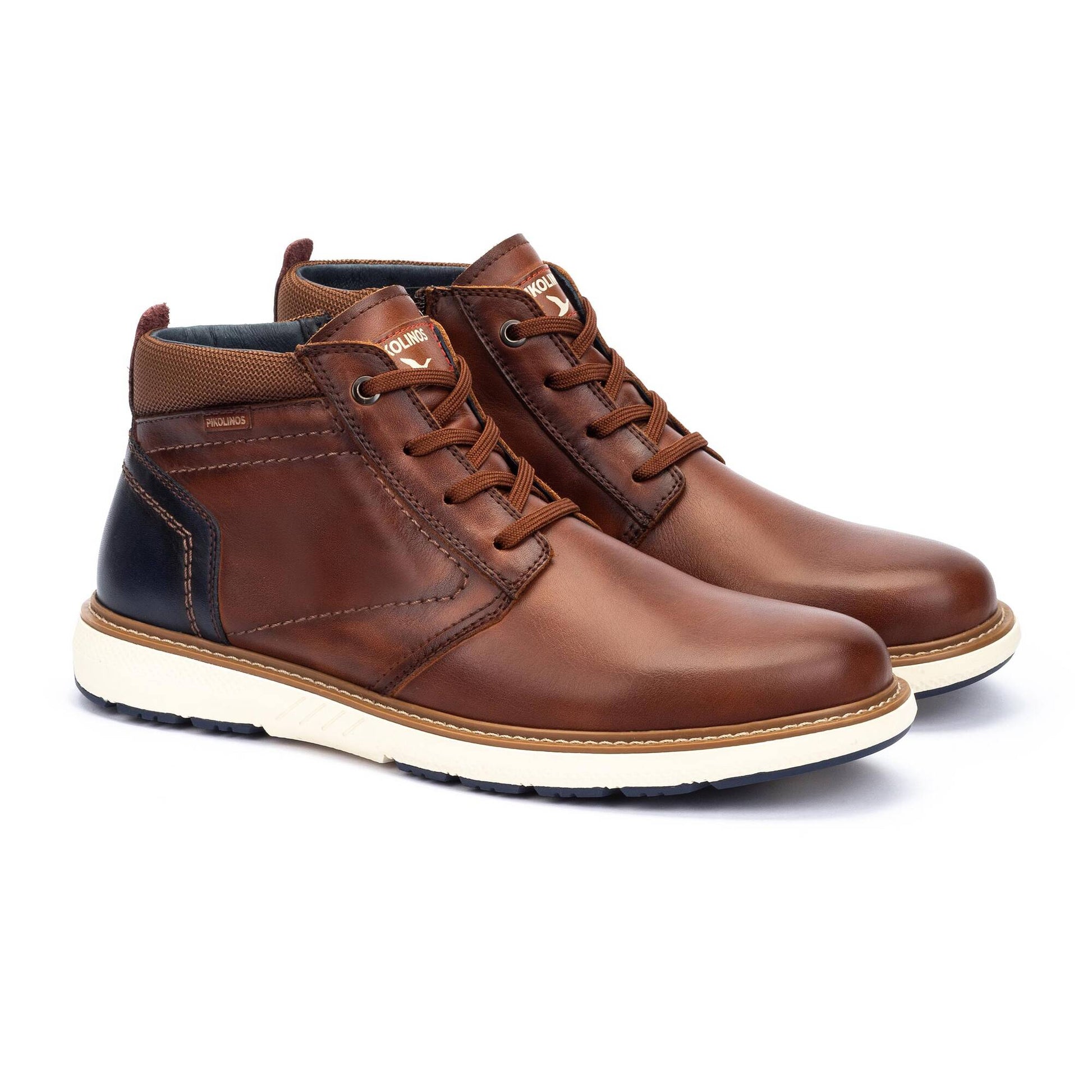 Pikolinos ankle boot with an ultra-light sole and lace fastening. BILBAO M8D-8050C1