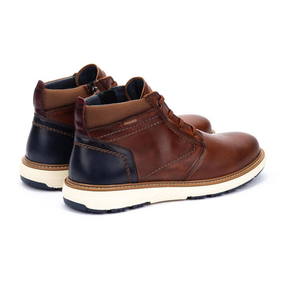 Pikolinos ankle boot with an ultra-light sole and lace fastening. BILBAO M8D-8050C1