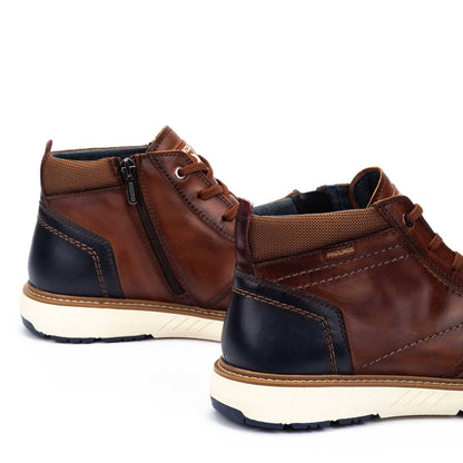 Pikolinos ankle boot with an ultra-light sole and lace fastening. BILBAO M8D-8050C1