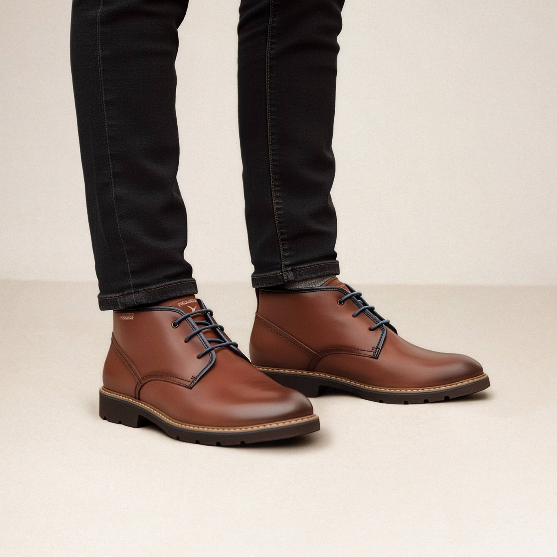 Pikolinos lace-up ankle boots with lightweight sole ALARCON M7D-8054C1