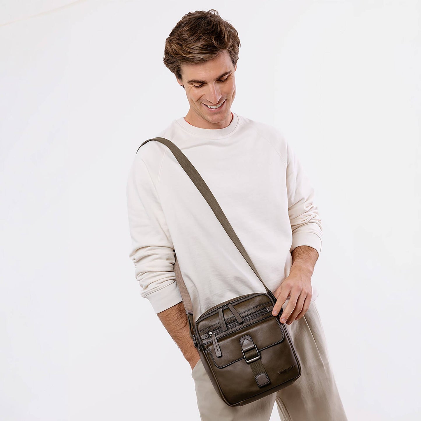 Pikolinos crossbody bag with zipper closure MHA-188